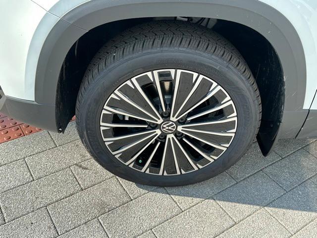 new 2025 Volkswagen Taos car, priced at $29,359
