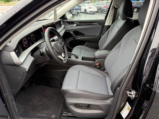 new 2025 Volkswagen Tiguan car, priced at $31,355