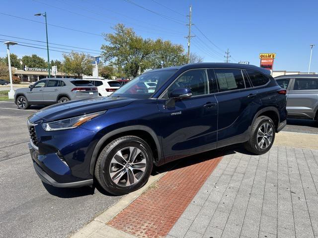 used 2021 Toyota Highlander Hybrid car, priced at $32,518