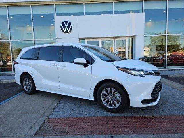 used 2023 Toyota Sienna car, priced at $37,090