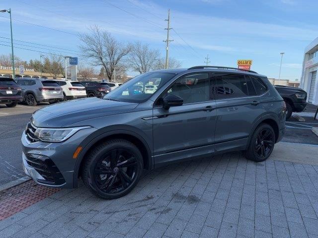 new 2024 Volkswagen Tiguan car, priced at $33,926