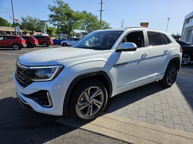 new 2024 Volkswagen Atlas Cross Sport car, priced at $49,653