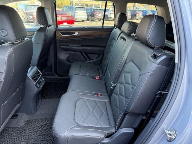 new 2025 Volkswagen Atlas car, priced at $41,564