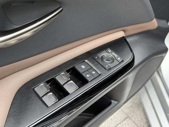 used 2023 Lexus ES 300h car, priced at $45,508