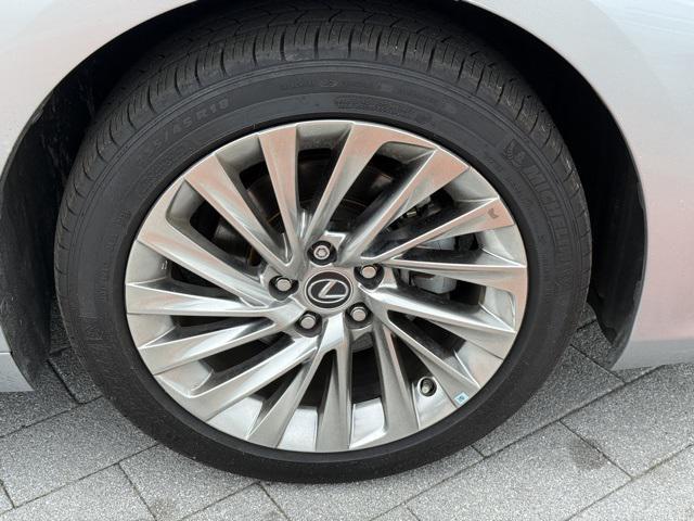 used 2023 Lexus ES 300h car, priced at $45,508