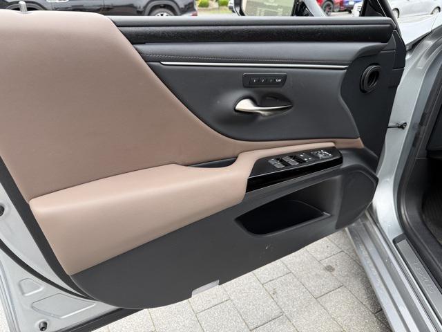 used 2023 Lexus ES 300h car, priced at $45,508