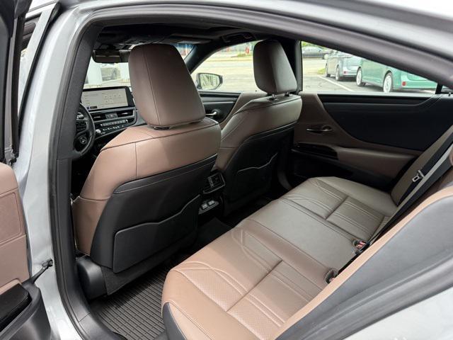 used 2023 Lexus ES 300h car, priced at $45,508