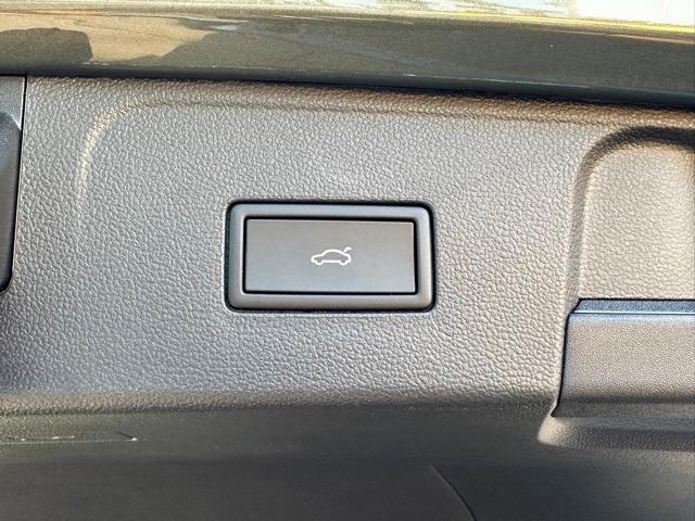 new 2026 Volkswagen Atlas car, priced at $52,809