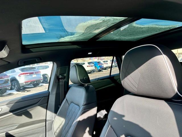 new 2025 Volkswagen Atlas Cross Sport car, priced at $47,874