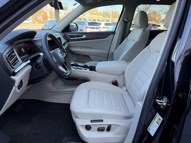 new 2025 Volkswagen Atlas car, priced at $50,731