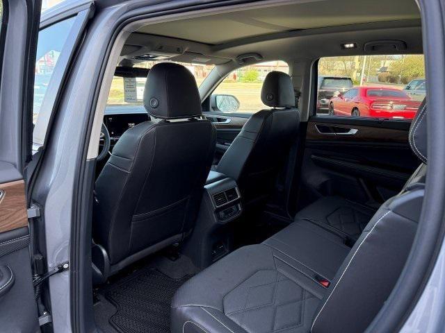 new 2025 Volkswagen Atlas car, priced at $48,587