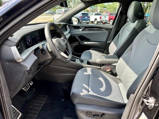 new 2025 Volkswagen Tiguan car, priced at $36,015