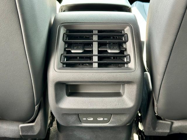 new 2025 Volkswagen Tiguan car, priced at $36,015