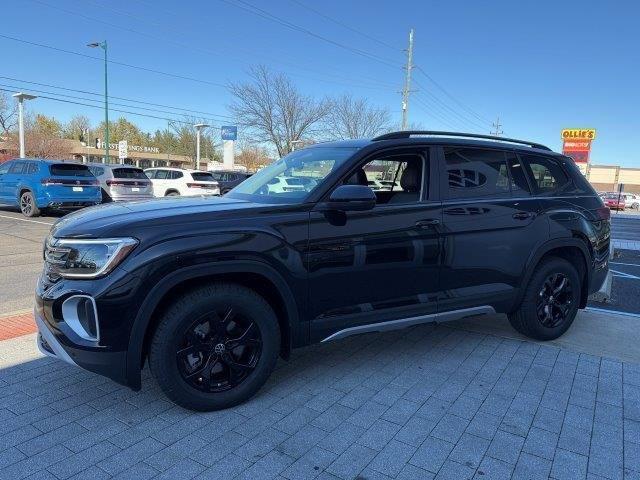 new 2025 Volkswagen Atlas car, priced at $49,586