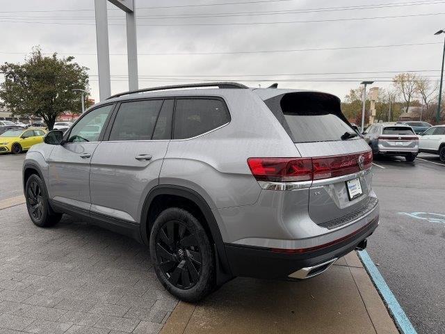 new 2025 Volkswagen Atlas car, priced at $48,357