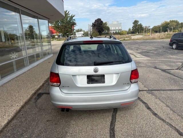 used 2012 Volkswagen Jetta SportWagen car, priced at $9,495