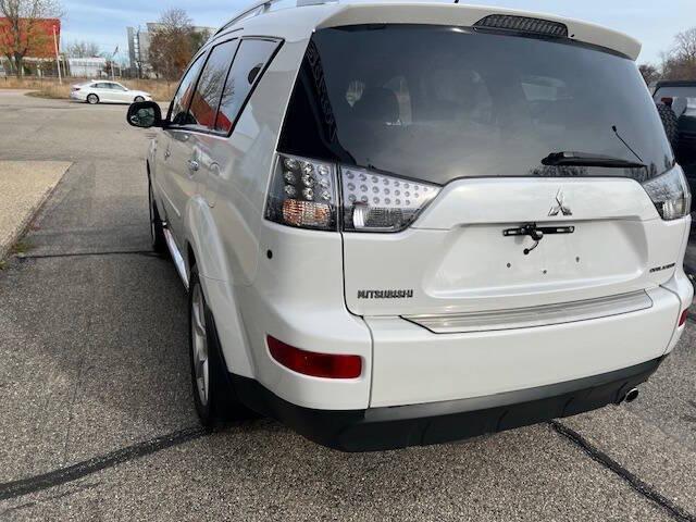 used 2009 Mitsubishi Outlander car, priced at $9,495