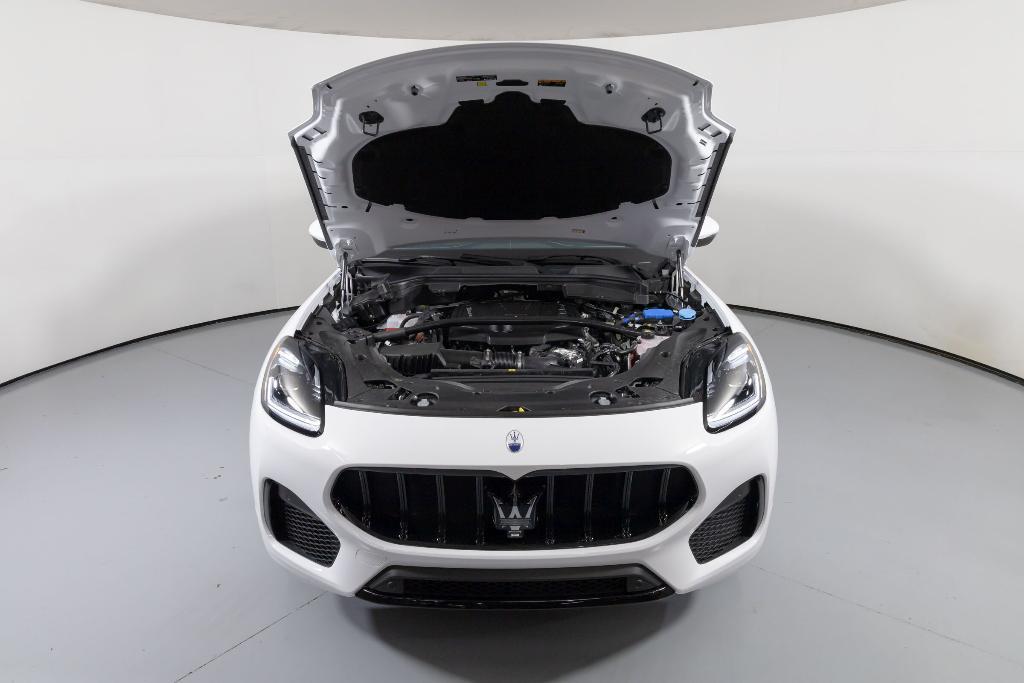 new 2023 Maserati Grecale car, priced at $71,301