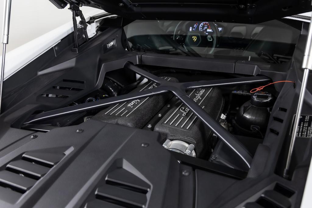 used 2020 Lamborghini Huracan EVO car, priced at $289,900