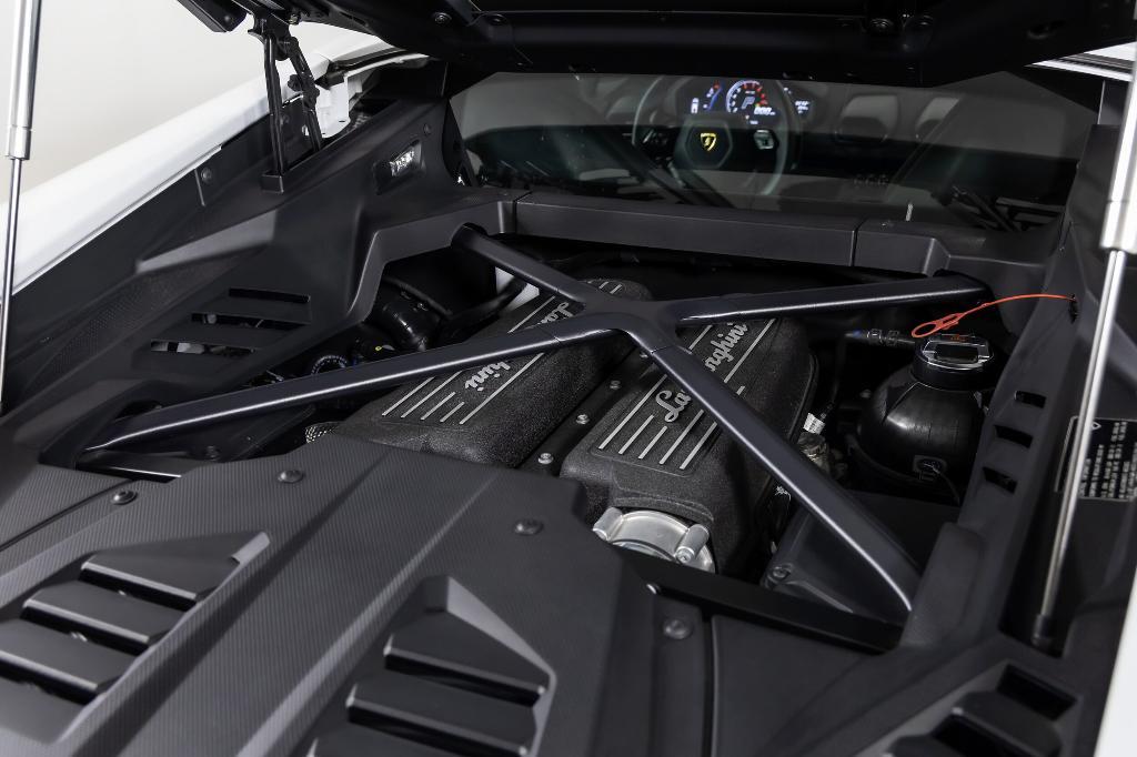 used 2020 Lamborghini Huracan EVO car, priced at $289,900