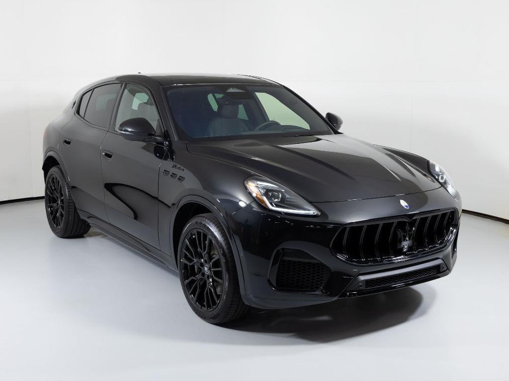 new 2025 Maserati Grecale car, priced at $83,900