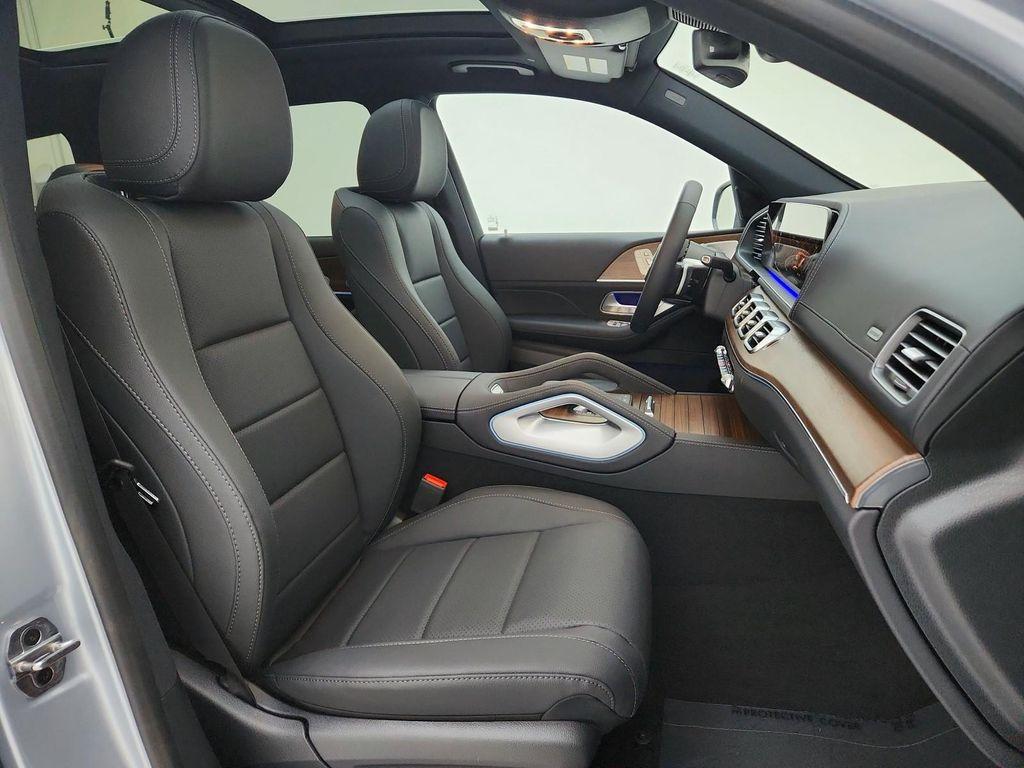 new 2025 Mercedes-Benz GLS 450 car, priced at $95,365