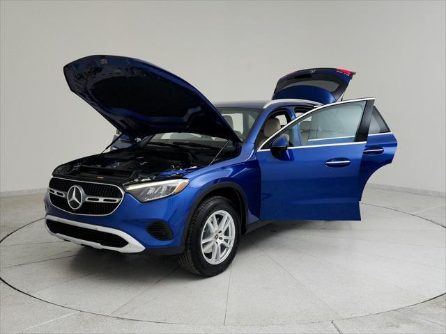 new 2025 Mercedes-Benz GLC 300 car, priced at $53,950