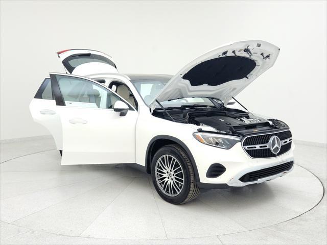 new 2025 Mercedes-Benz GLC 300 car, priced at $54,885