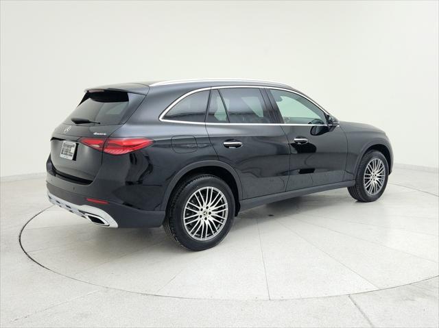 new 2025 Mercedes-Benz GLC 300 car, priced at $54,595