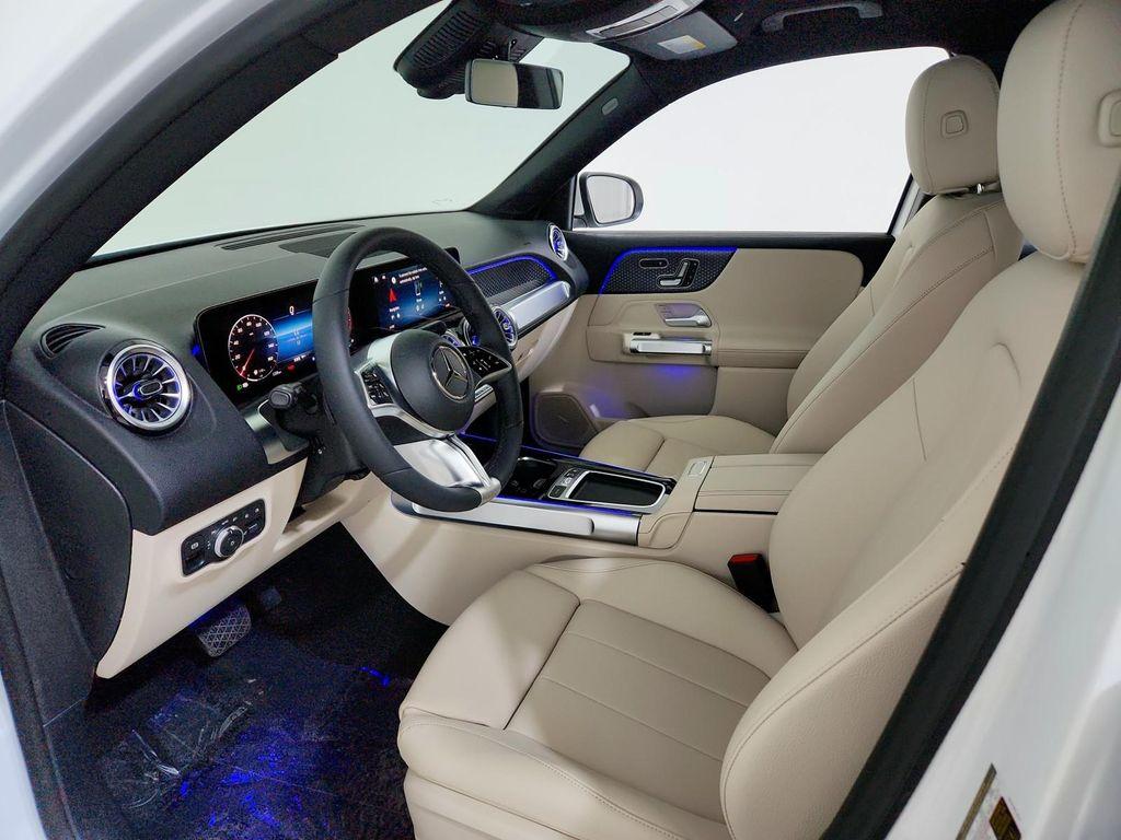 new 2025 Mercedes-Benz GLB 250 car, priced at $51,095