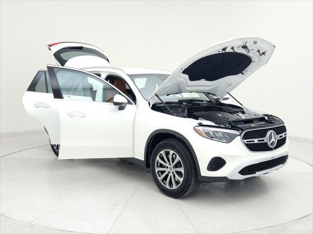 new 2025 Mercedes-Benz GLC 300 car, priced at $53,395