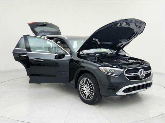 new 2025 Mercedes-Benz GLC 300 car, priced at $52,670