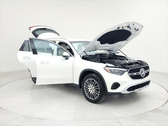 new 2025 Mercedes-Benz GLC 300 car, priced at $51,995