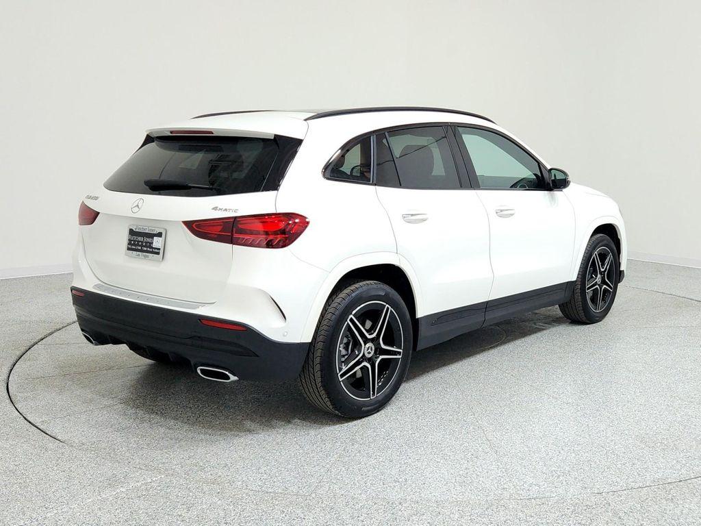 new 2025 Mercedes-Benz GLA 250 car, priced at $54,615