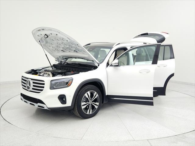 new 2025 Mercedes-Benz GLB 250 car, priced at $50,170