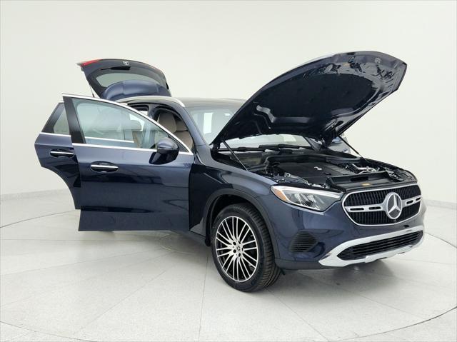 new 2024 Mercedes-Benz GLC 300 car, priced at $54,665