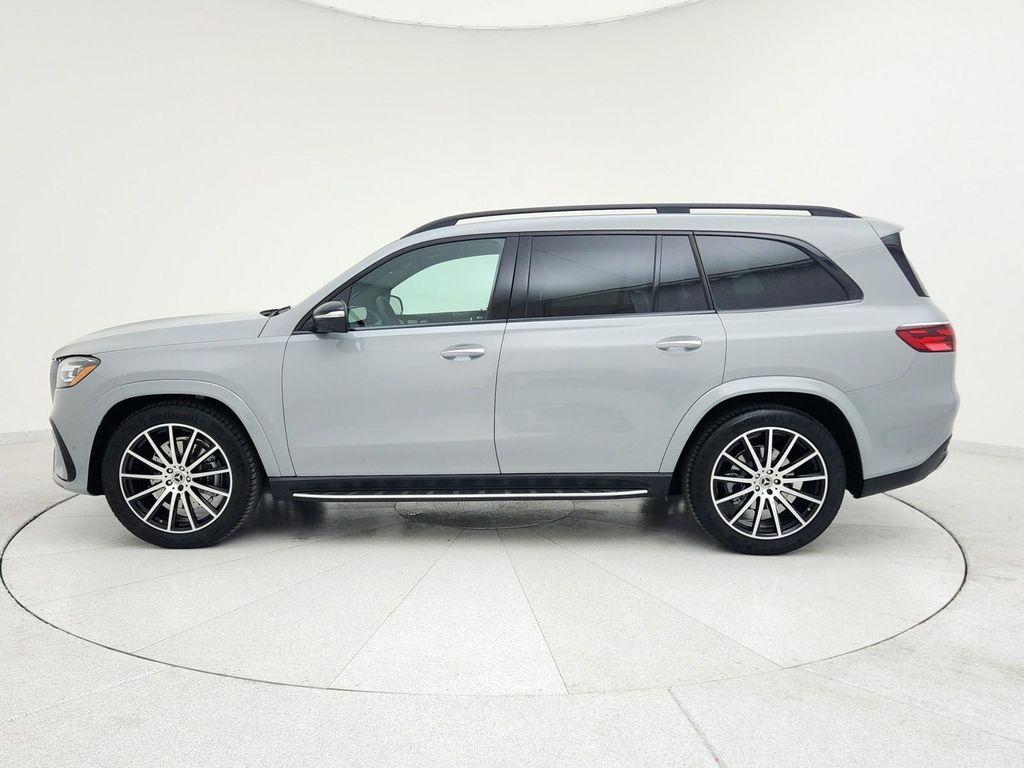 new 2025 Mercedes-Benz GLS 450 car