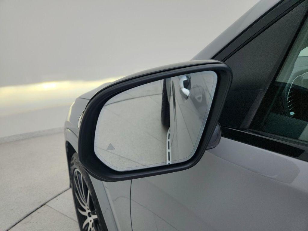 new 2025 Mercedes-Benz GLS 450 car
