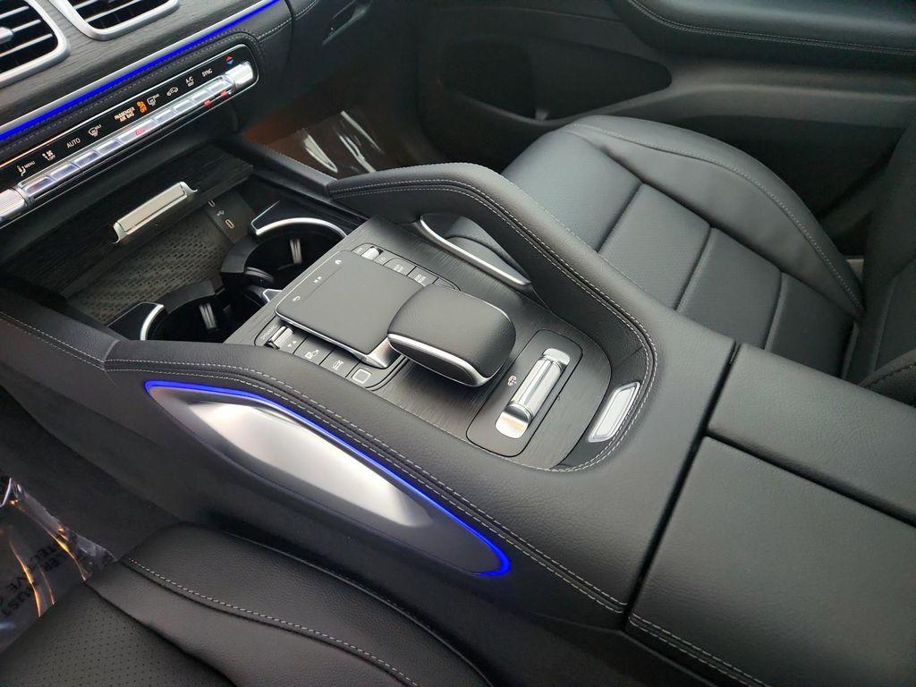 new 2025 Mercedes-Benz GLS 450 car
