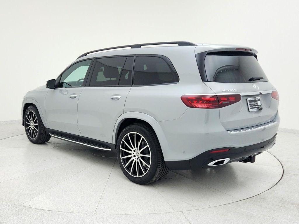 new 2025 Mercedes-Benz GLS 450 car