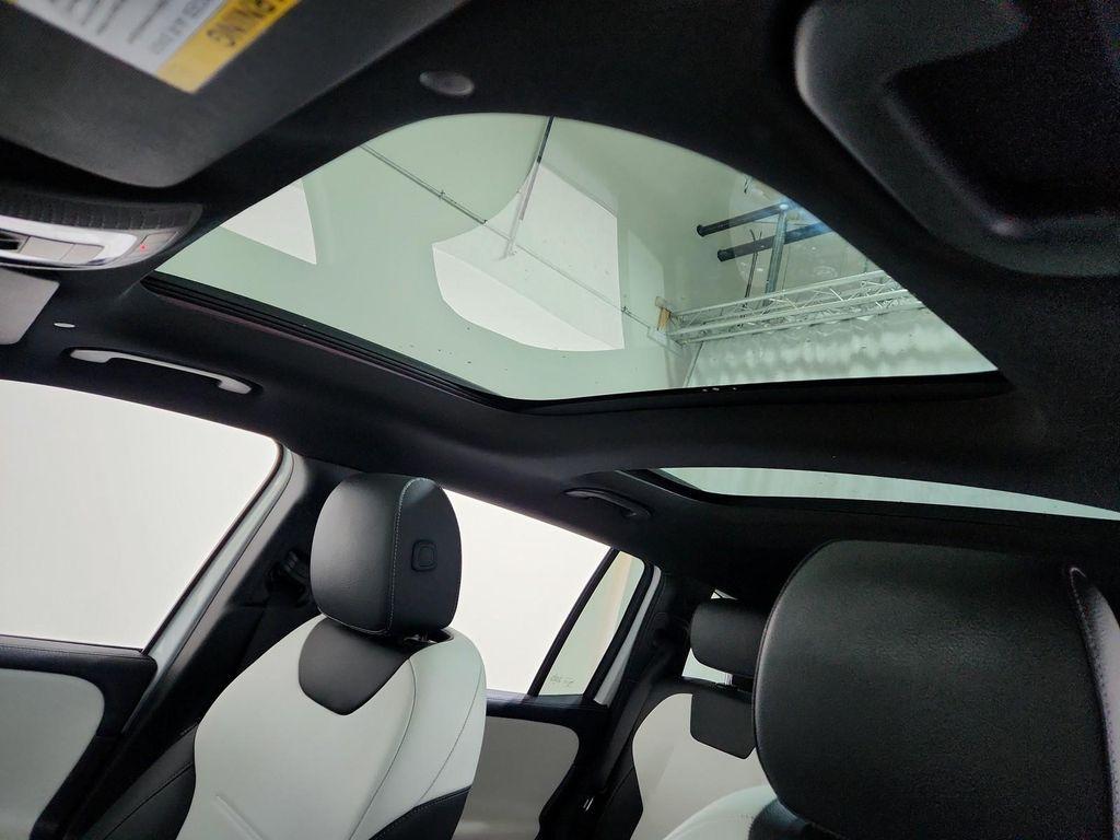 used 2022 Mercedes-Benz GLB 250 car, priced at $32,294