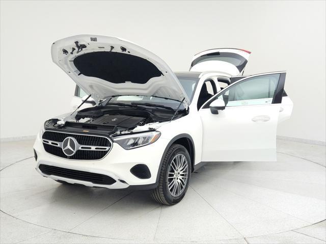 new 2025 Mercedes-Benz GLC 300 car, priced at $54,885