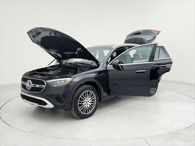 new 2025 Mercedes-Benz GLC 300 car, priced at $53,765