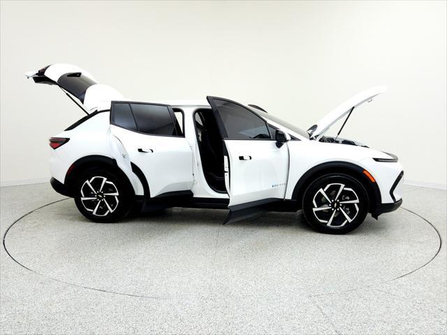 used 2025 Chevrolet Equinox EV car, priced at $29,994