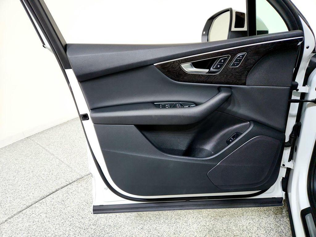 used 2023 Audi Q7 car, priced at $40,994