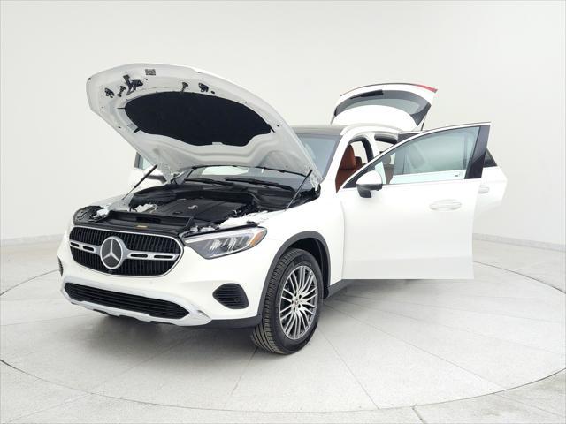 new 2025 Mercedes-Benz GLC 300 car, priced at $56,570