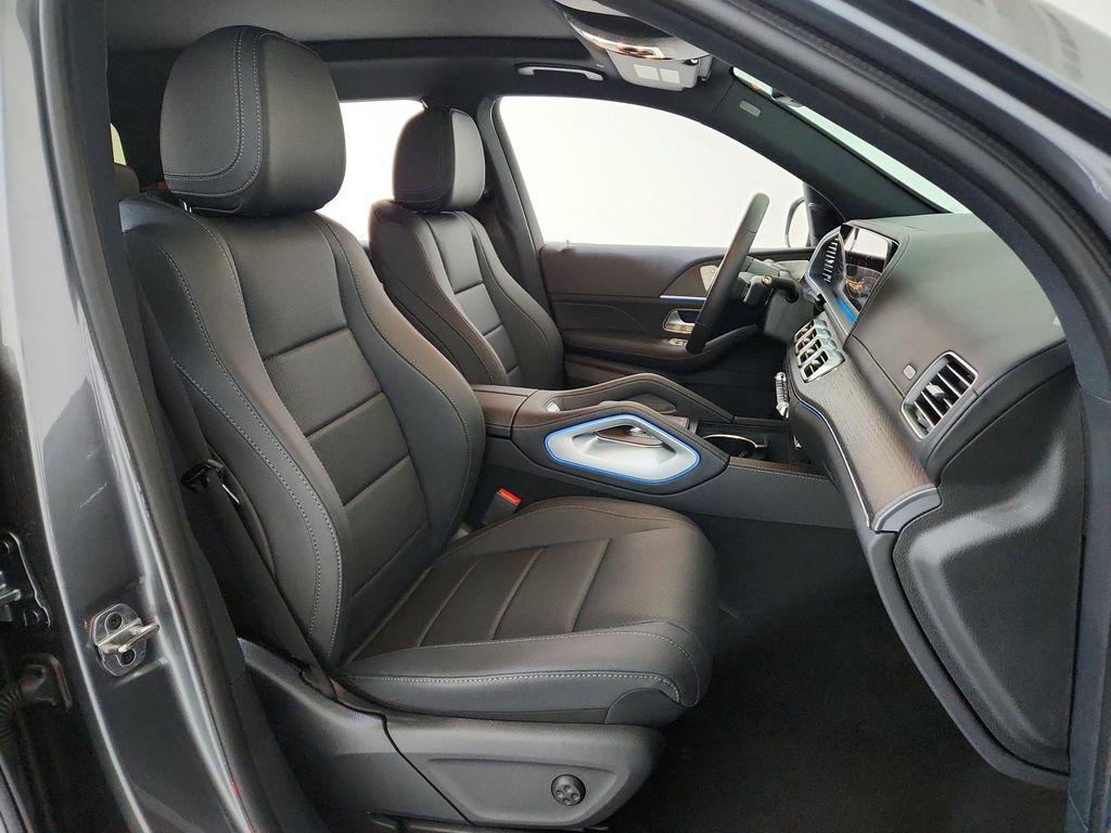 new 2025 Mercedes-Benz GLS 450 car, priced at $94,555