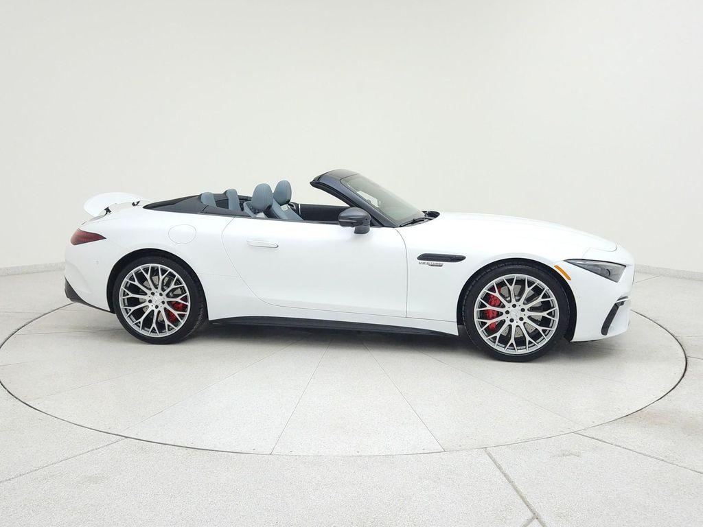 new 2025 Mercedes-Benz AMG SL 55 car, priced at $156,495