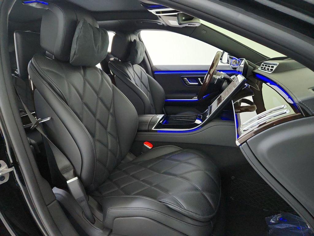 new 2025 Mercedes-Benz Maybach S 680 car, priced at $243,750