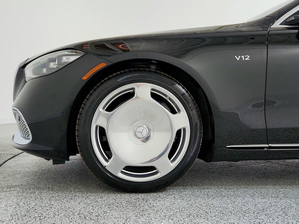 new 2025 Mercedes-Benz Maybach S 680 car, priced at $243,750